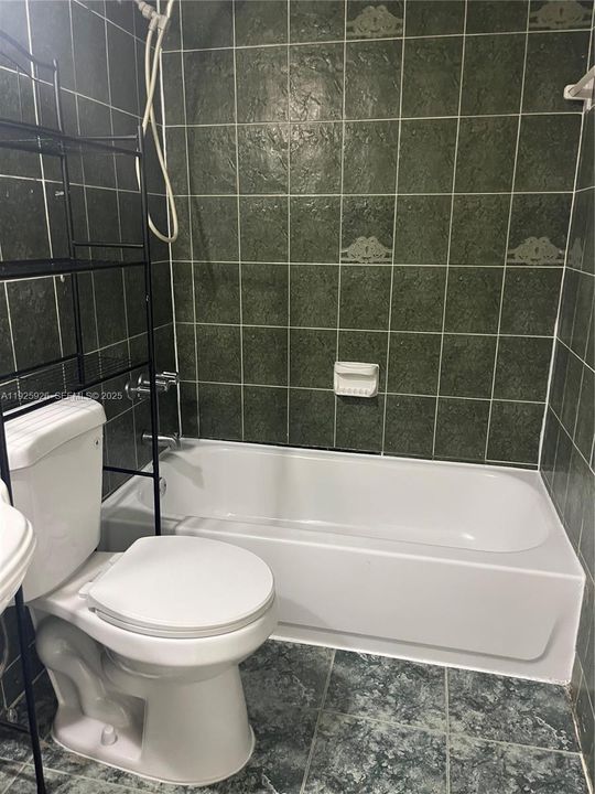 待售: $305,000 (3 贝兹, 2 浴室, 1280 平方英尺)