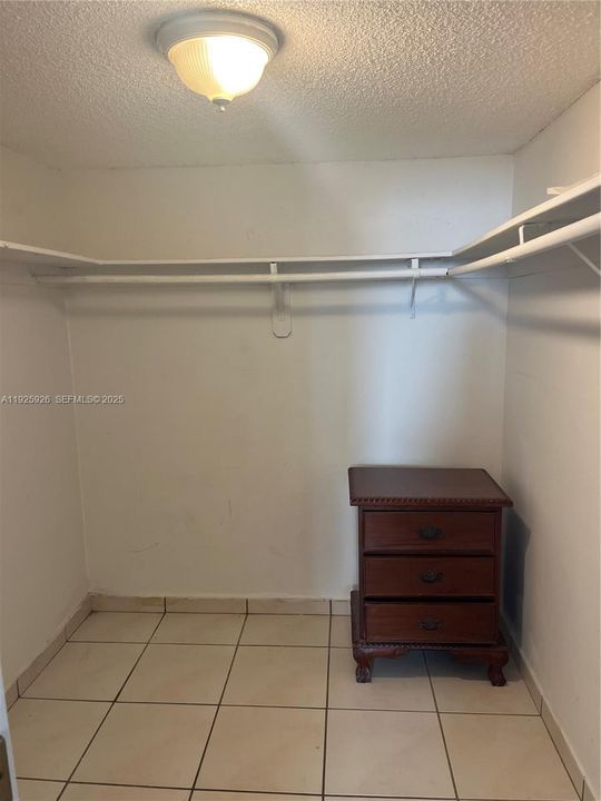 待售: $305,000 (3 贝兹, 2 浴室, 1280 平方英尺)