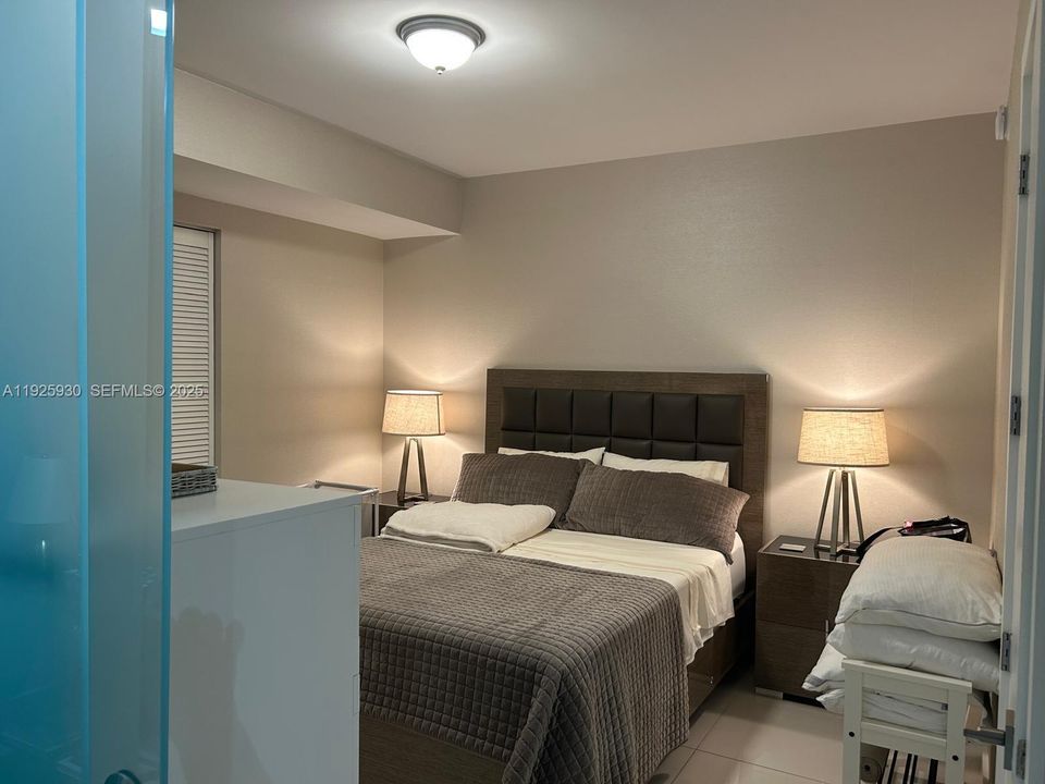 待售: $445,000 (1 贝兹, 1 浴室, 777 平方英尺)