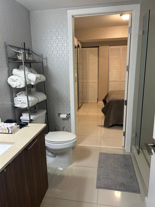 待售: $445,000 (1 贝兹, 1 浴室, 777 平方英尺)