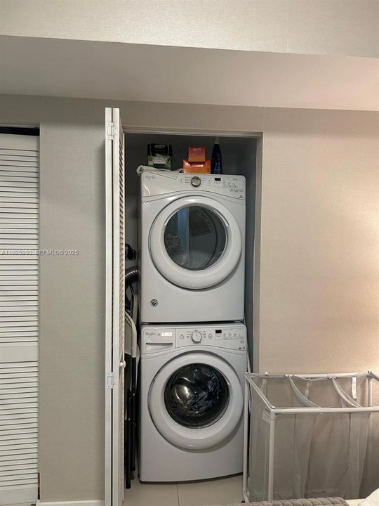 待售: $445,000 (1 贝兹, 1 浴室, 777 平方英尺)