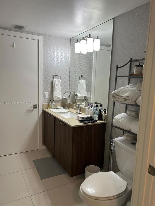 待售: $445,000 (1 贝兹, 1 浴室, 777 平方英尺)