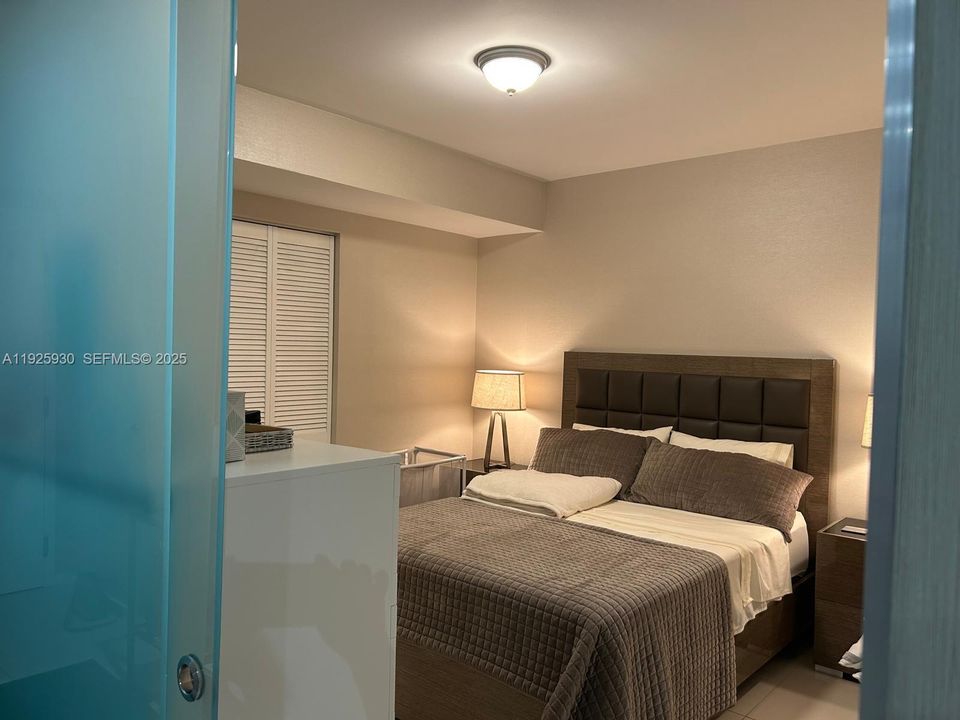 待售: $445,000 (1 贝兹, 1 浴室, 777 平方英尺)