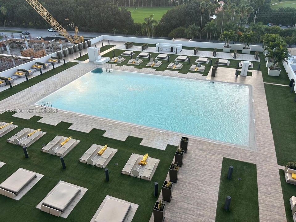 待售: $445,000 (1 贝兹, 1 浴室, 777 平方英尺)