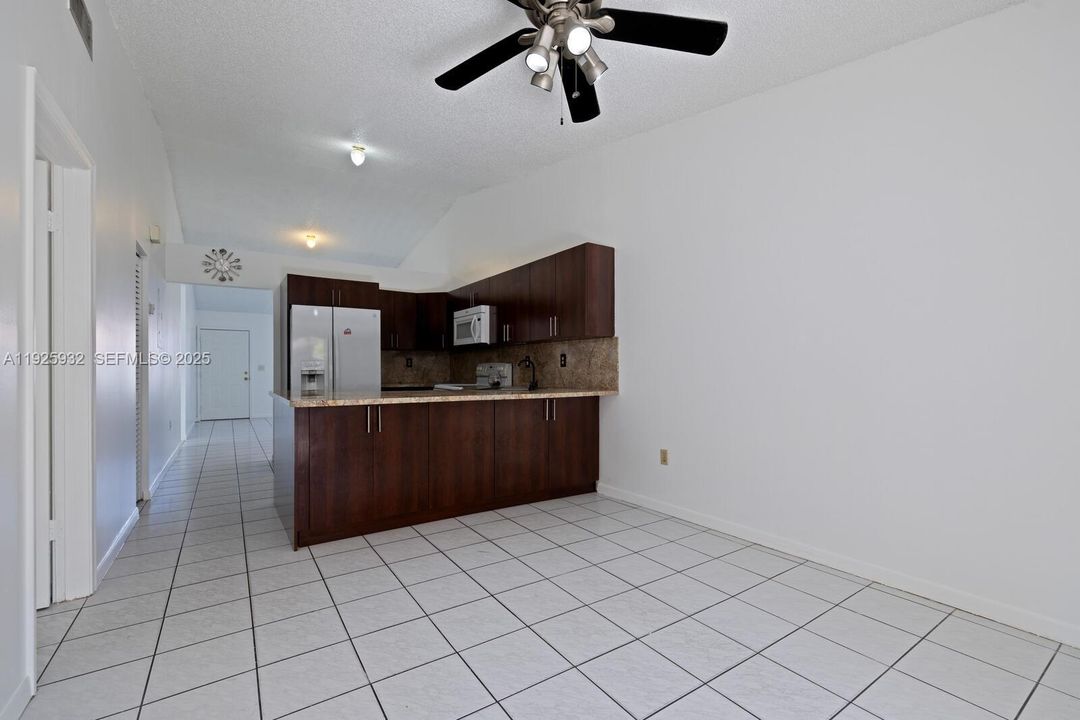For Rent: $3,500 (3 beds, 2 baths, 1144 Square Feet)