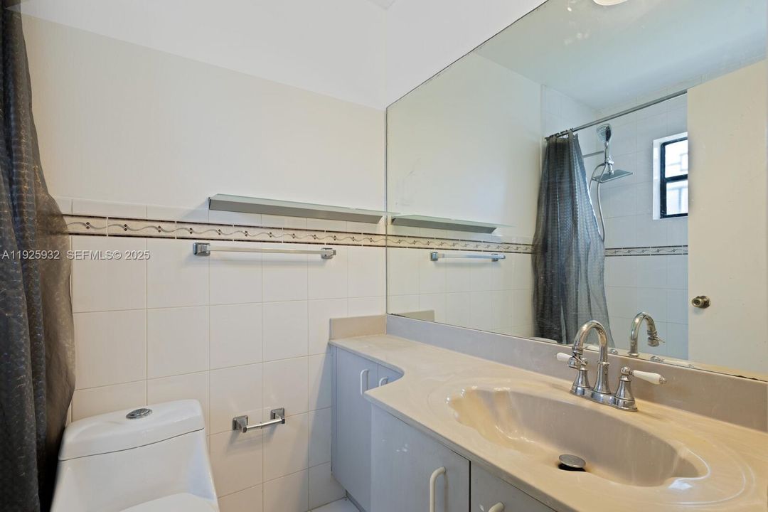 For Rent: $3,500 (3 beds, 2 baths, 1144 Square Feet)