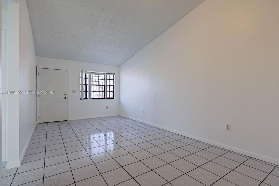 For Rent: $3,500 (3 beds, 2 baths, 1144 Square Feet)