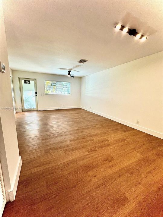 В аренду: $2,490 (2 спален, 2 ванн, 3937 Квадратных фут)