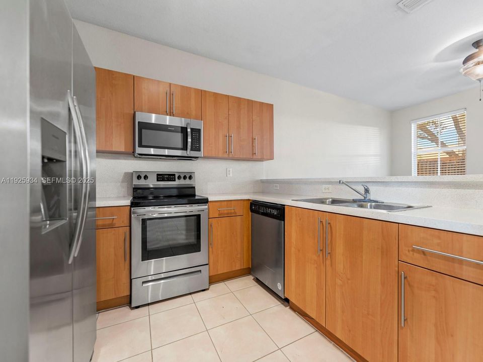 En Venta: $339,999 (3 camas, 2 baños, 1732 Pies cuadrados)