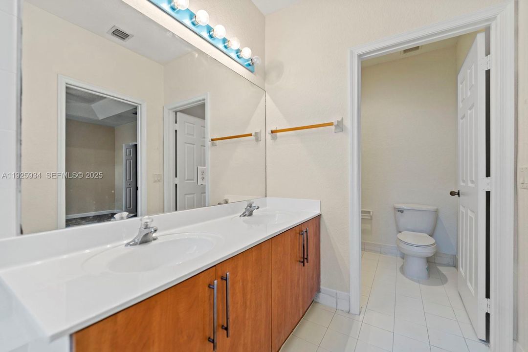 En Venta: $339,999 (3 camas, 2 baños, 1732 Pies cuadrados)