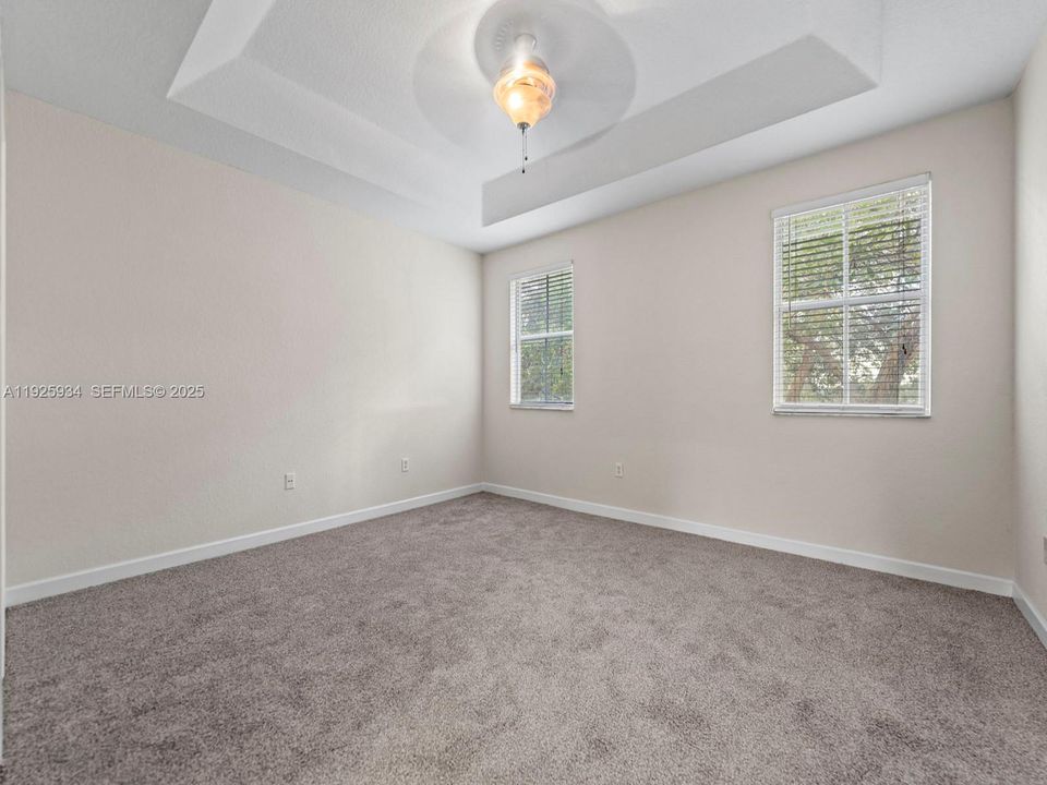 En Venta: $339,999 (3 camas, 2 baños, 1732 Pies cuadrados)