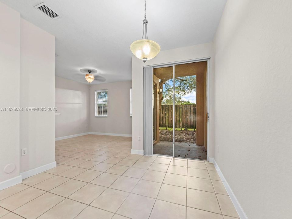 En Venta: $339,999 (3 camas, 2 baños, 1732 Pies cuadrados)