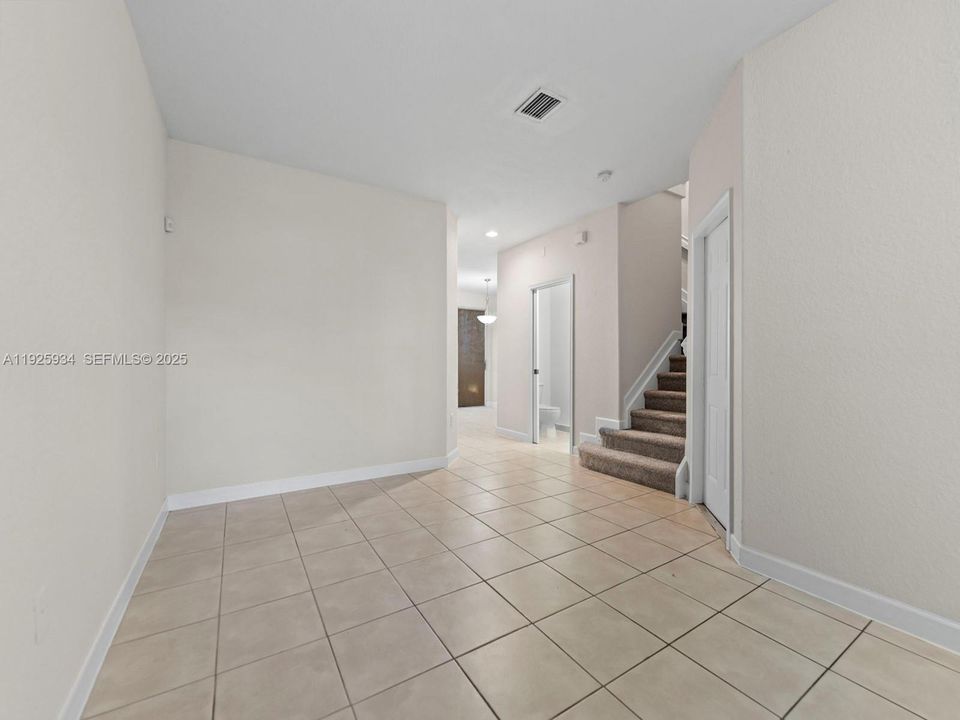 En Venta: $339,999 (3 camas, 2 baños, 1732 Pies cuadrados)