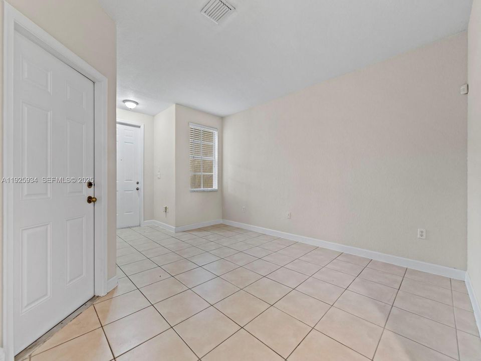 En Venta: $339,999 (3 camas, 2 baños, 1732 Pies cuadrados)