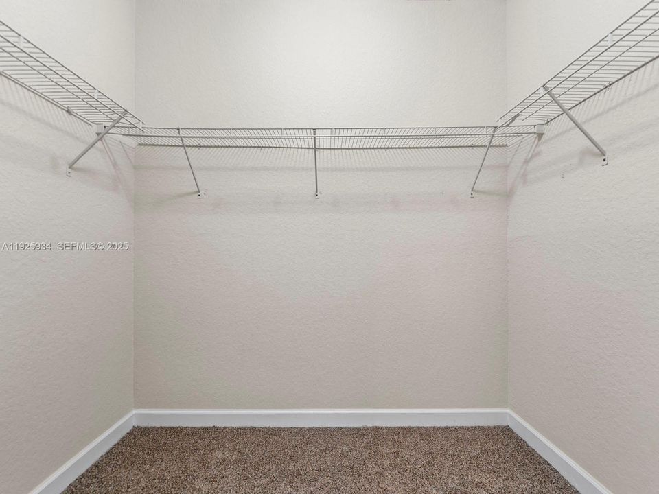 En Venta: $339,999 (3 camas, 2 baños, 1732 Pies cuadrados)