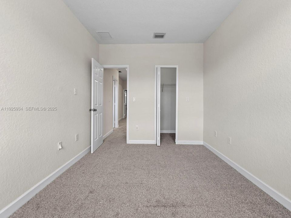 En Venta: $339,999 (3 camas, 2 baños, 1732 Pies cuadrados)