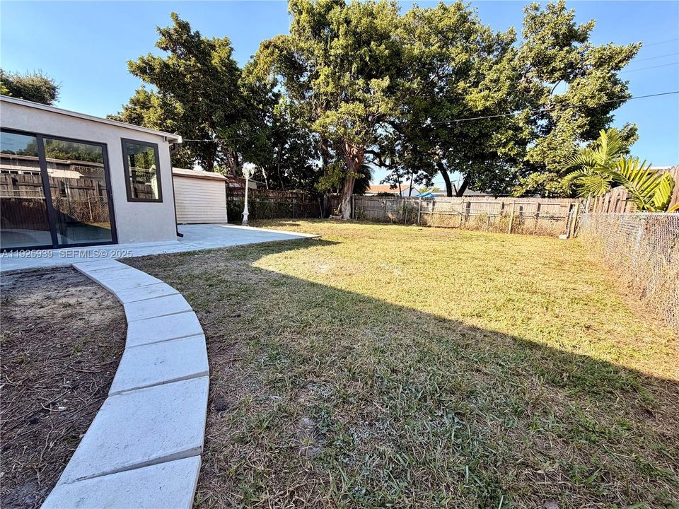 For Sale: $699,999 (3 beds, 2 baths, 1442 Square Feet)