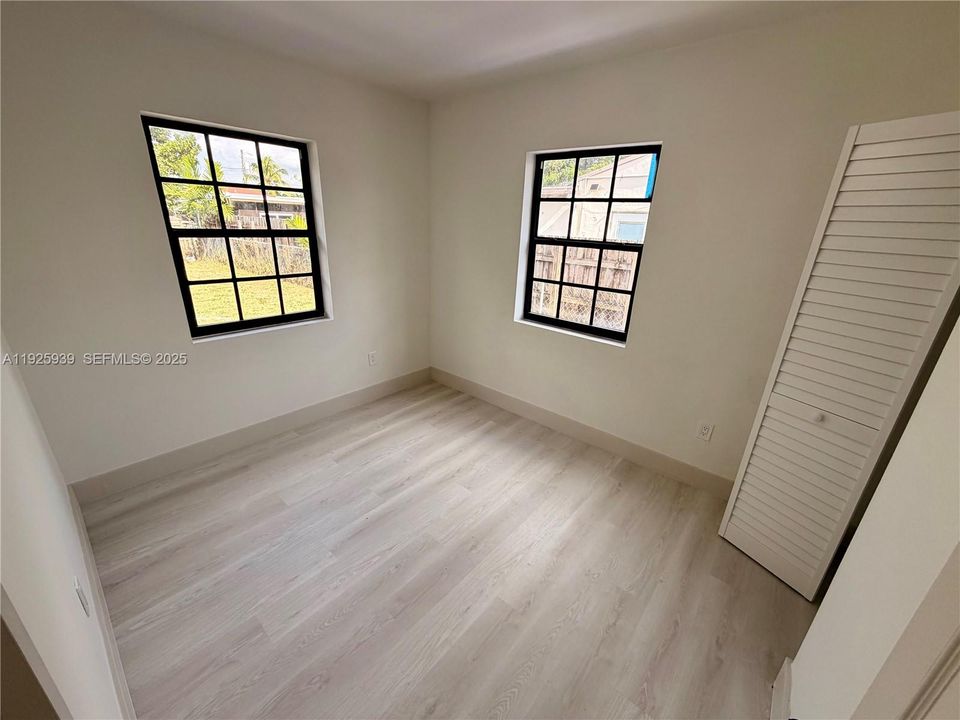 For Sale: $699,999 (3 beds, 2 baths, 1442 Square Feet)