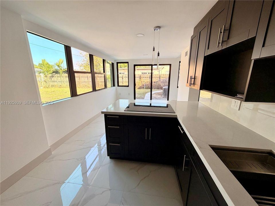 For Sale: $699,999 (3 beds, 2 baths, 1442 Square Feet)