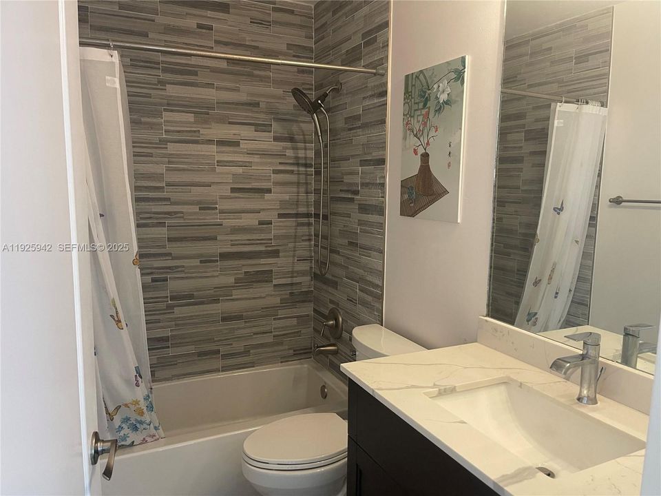 出租: $3,500 (4 贝兹, 2 浴室, 1852 平方英尺)