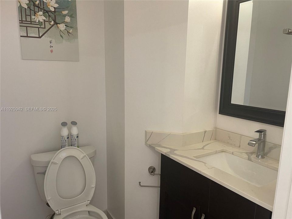 出租: $3,500 (4 贝兹, 2 浴室, 1852 平方英尺)