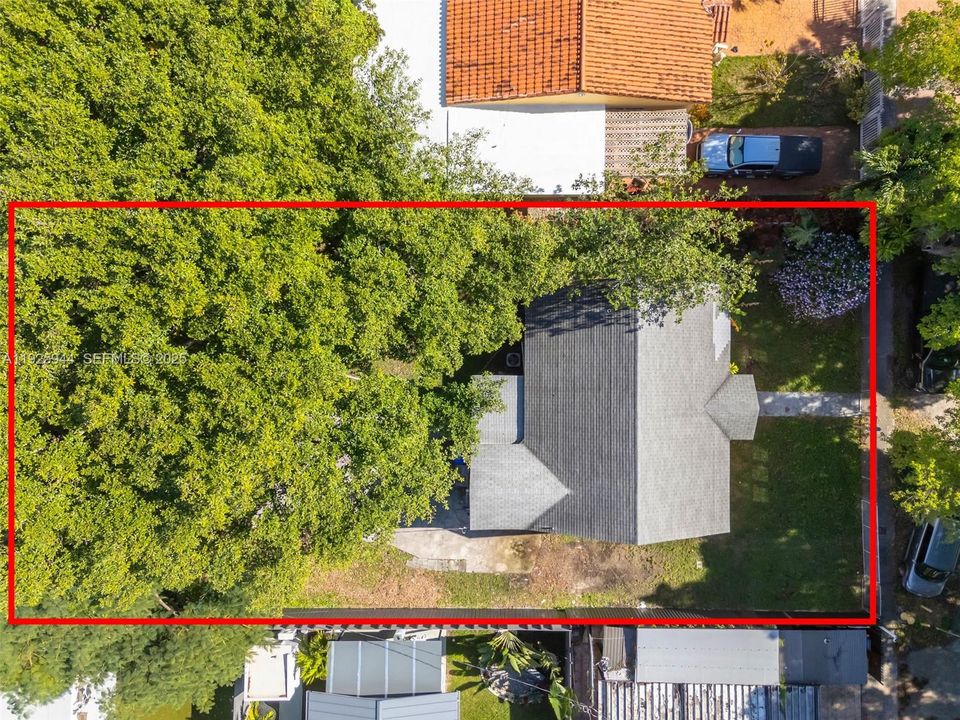 For Sale: $625,000 (2 beds, 1 baths, 1103 Square Feet)