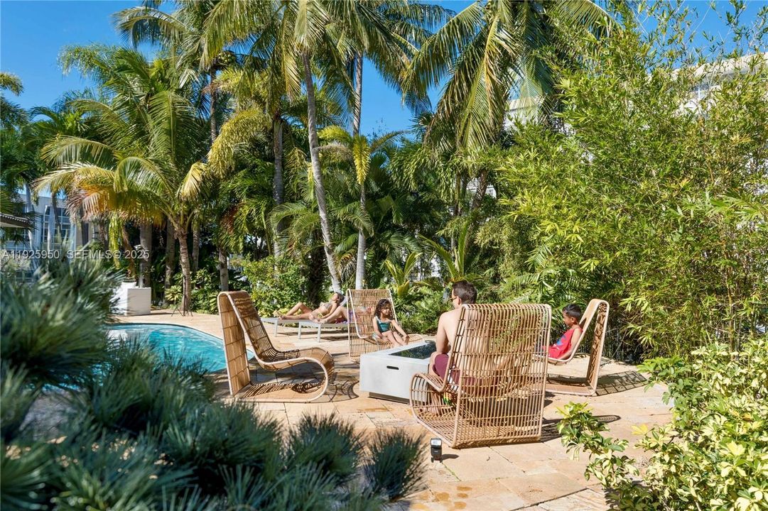 : $2,750,000 (5 beds, 4 baths, 3611 Square Feet)