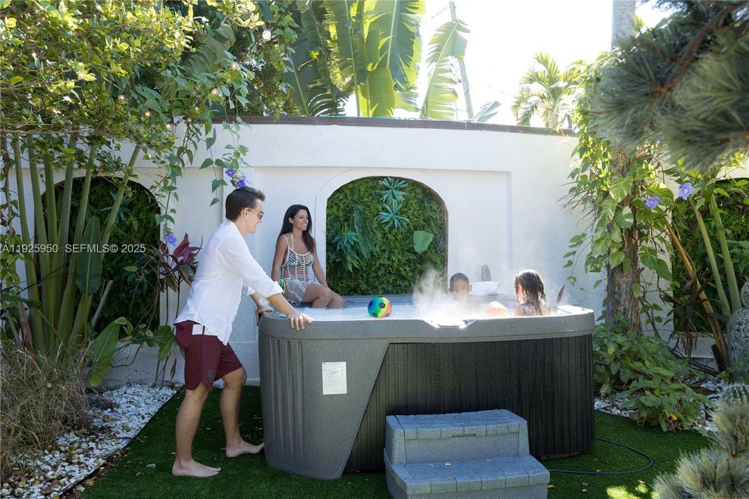 : $2,750,000 (5 beds, 4 baths, 3611 Square Feet)