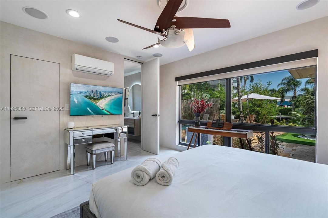 : $2,750,000 (5 beds, 4 baths, 3611 Square Feet)