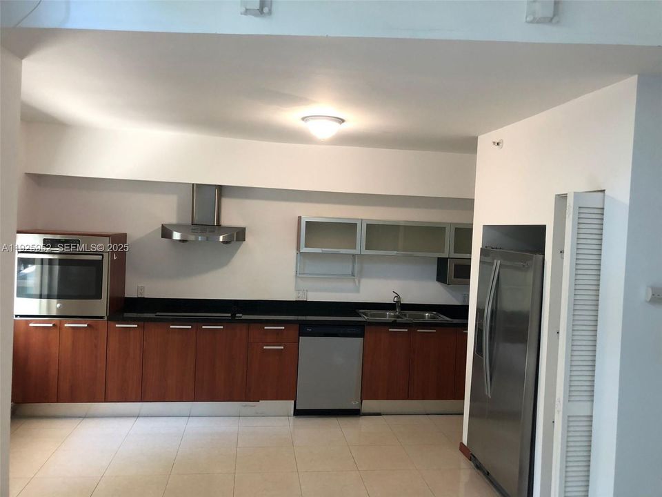 На продажу: $450,000 (1 спален, 1 ванн, 750 Квадратных фут)