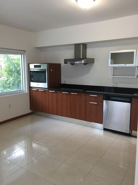 На продажу: $450,000 (1 спален, 1 ванн, 750 Квадратных фут)