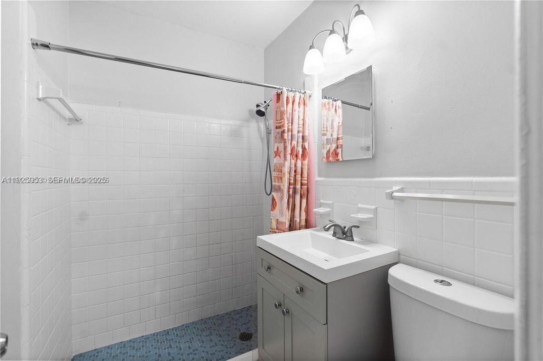 For Rent: $1,600 (1 beds, 1 baths, 1928 Square Feet)