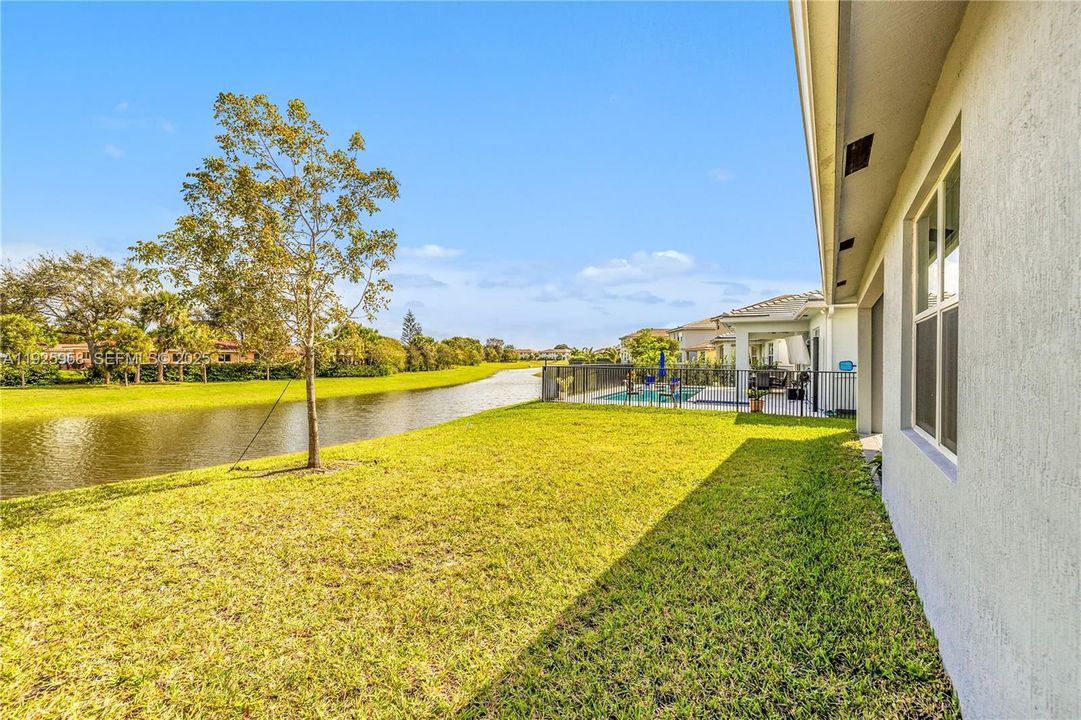 For Sale: $570,000 (2 beds, 2 baths, 1590 Square Feet)