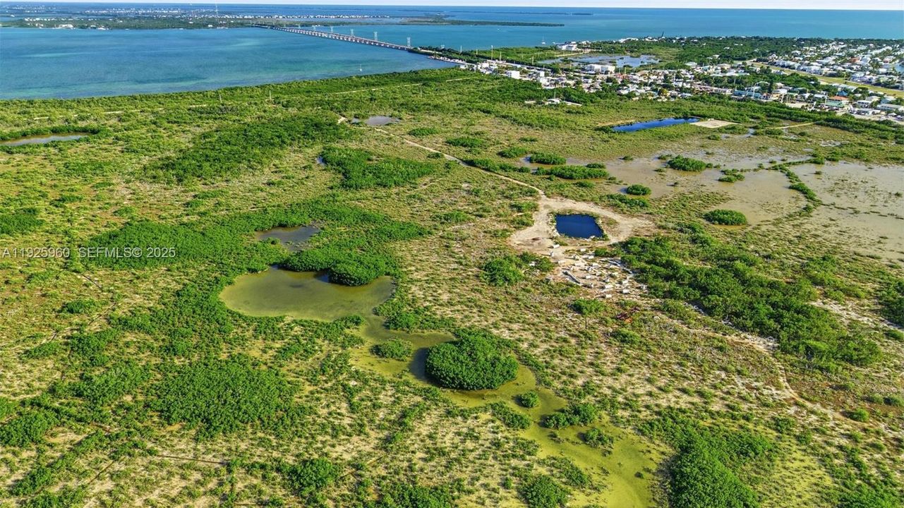 На продажу: $750,000 (9.26 acres)