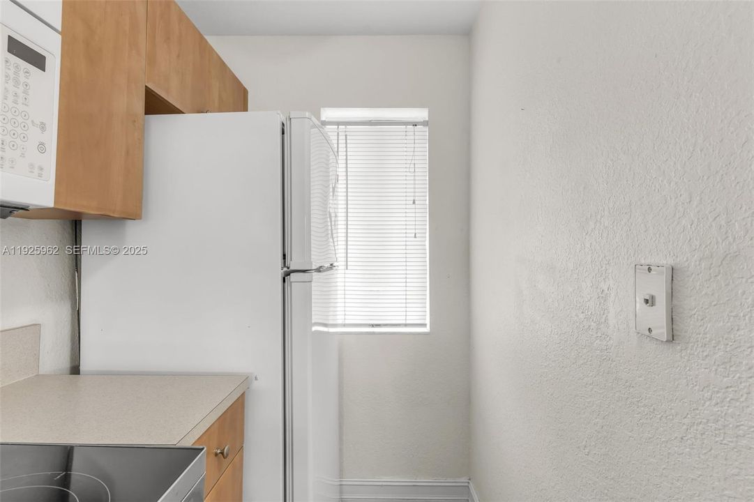 出租: $2,200 (2 贝兹, 2 浴室, 940 平方英尺)