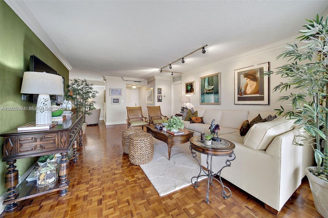 В аренду: $4,100 (2 спален, 2 ванн, 1520 Квадратных фут)