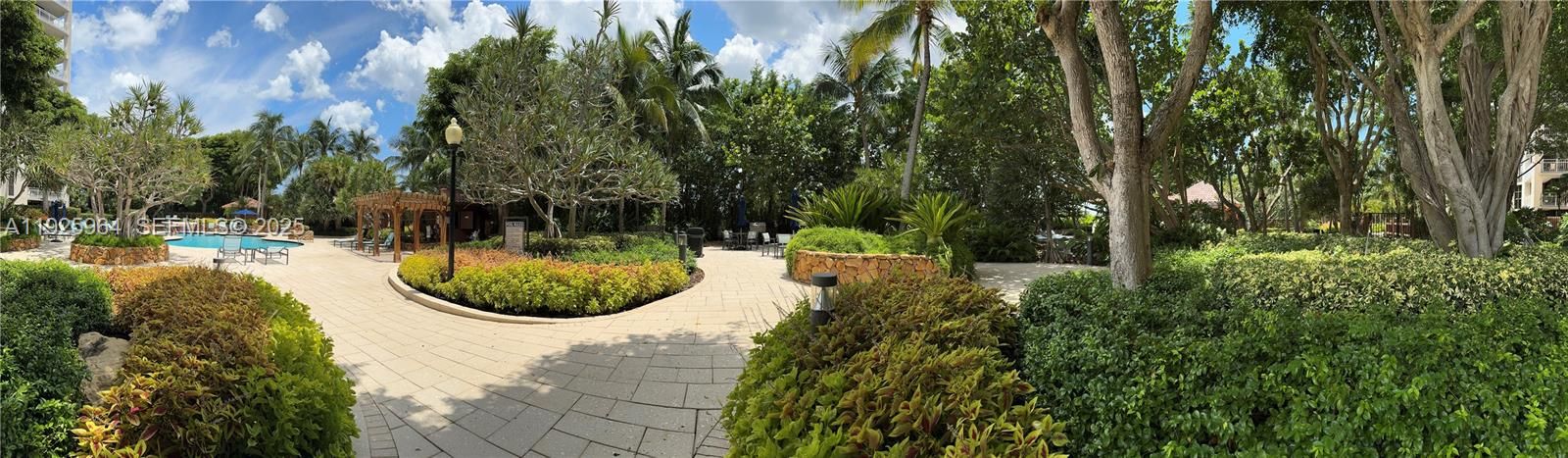 В аренду: $4,100 (2 спален, 2 ванн, 1520 Квадратных фут)