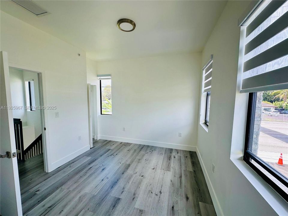 For Rent: $2,600 (2 beds, 2 baths, 1800 Square Feet)