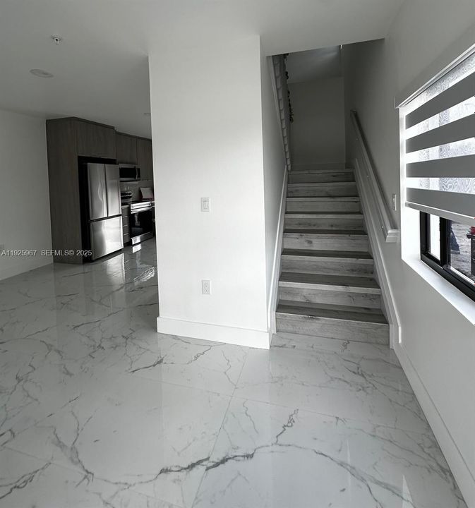 For Rent: $2,600 (2 beds, 2 baths, 1800 Square Feet)