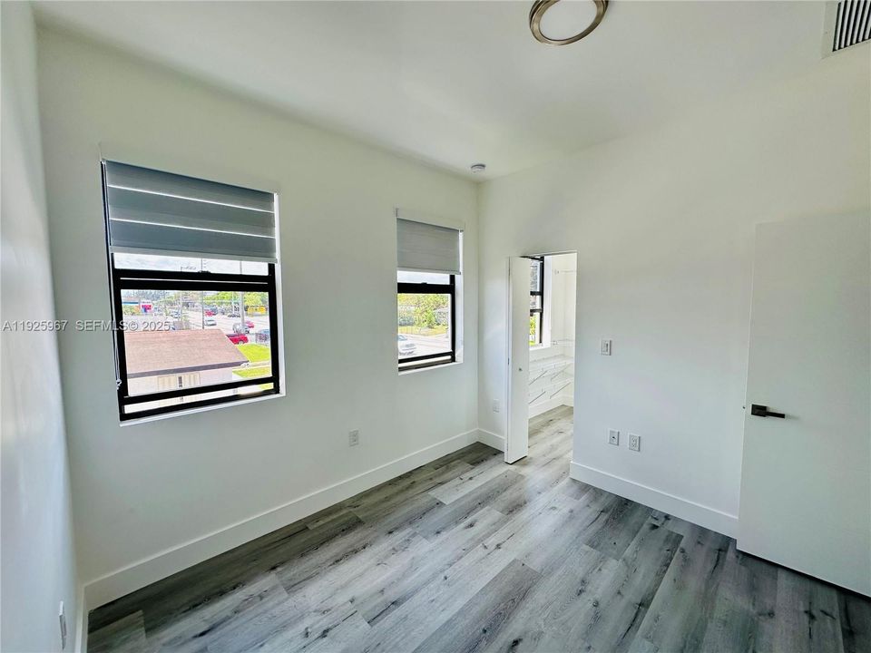 For Rent: $2,600 (2 beds, 2 baths, 1800 Square Feet)