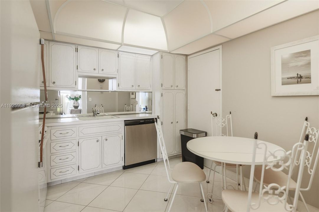 В аренду: $4,200 (3 спален, 2 ванн, 1740 Квадратных фут)