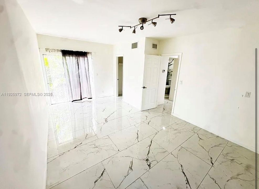 В аренду: $1,600 (1 спален, 1 ванн, 600 Квадратных фут)