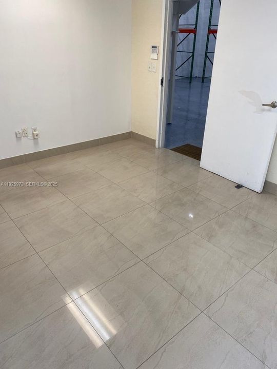 В аренду: $3,450 (0 спален, 0 ванн, 0 Квадратных фут)