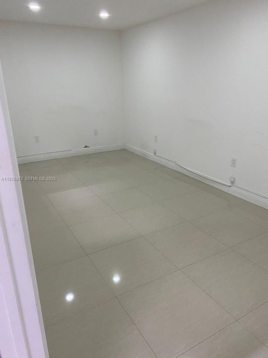 В аренду: $3,450 (0 спален, 0 ванн, 0 Квадратных фут)