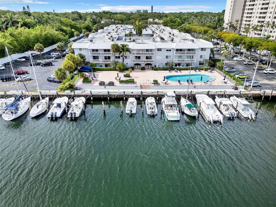 En Venta: $389,900 (1 camas, 1 baños, 808 Pies cuadrados)