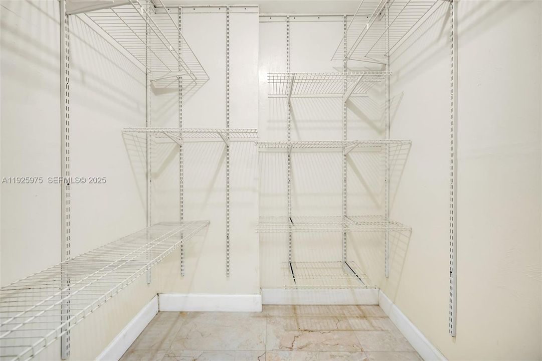 En Venta: $389,900 (1 camas, 1 baños, 808 Pies cuadrados)