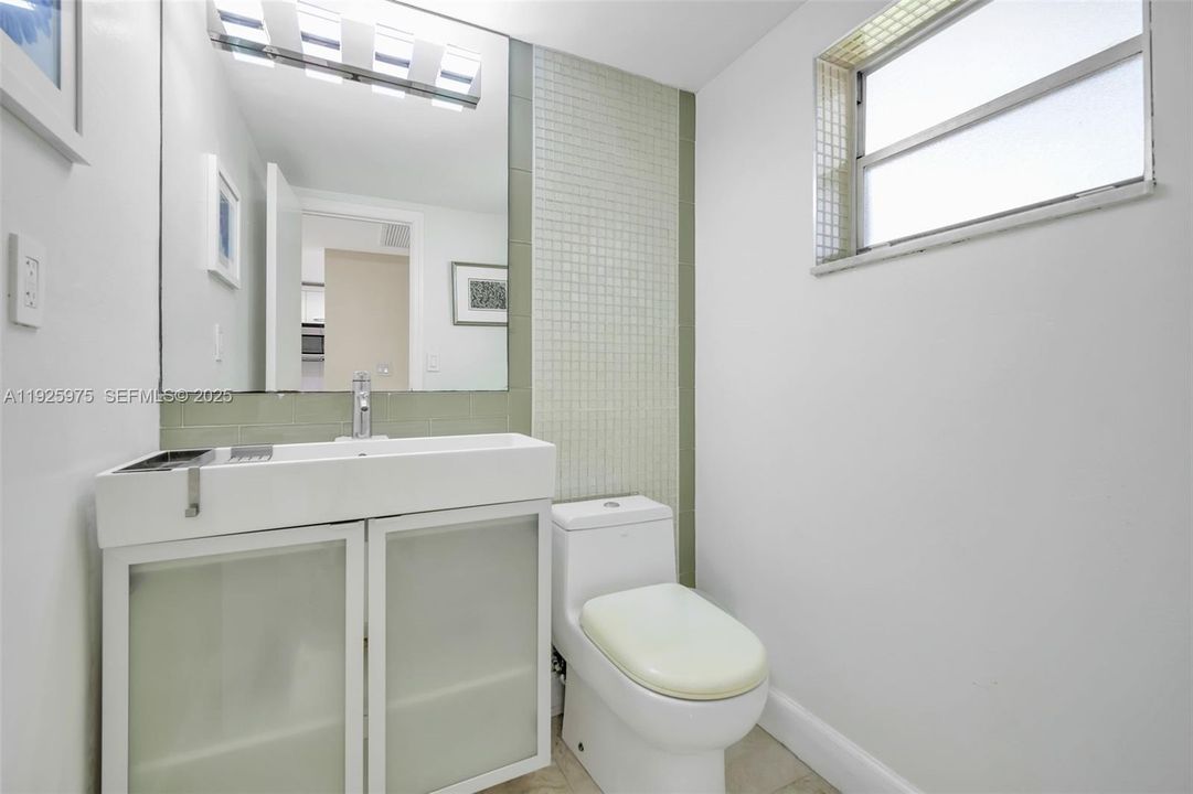 En Venta: $389,900 (1 camas, 1 baños, 808 Pies cuadrados)