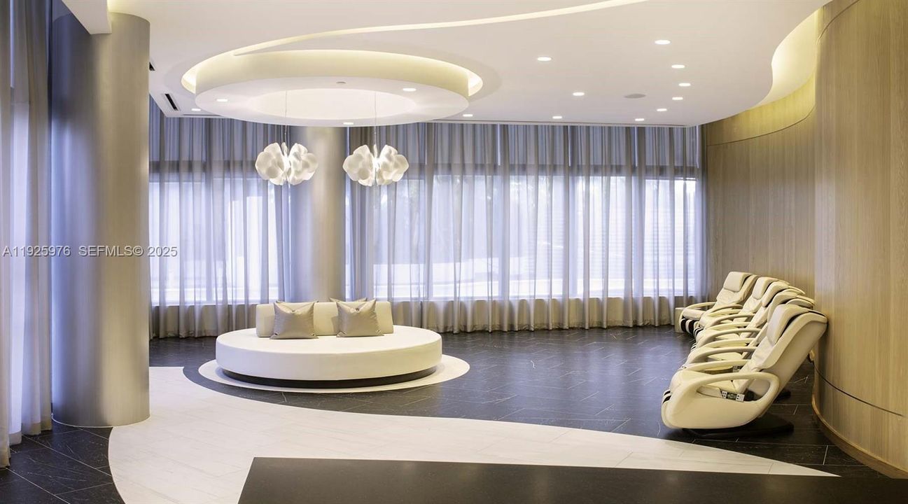 For Sale: $680,000 (1 beds, 2 baths, 1185 Square Feet)