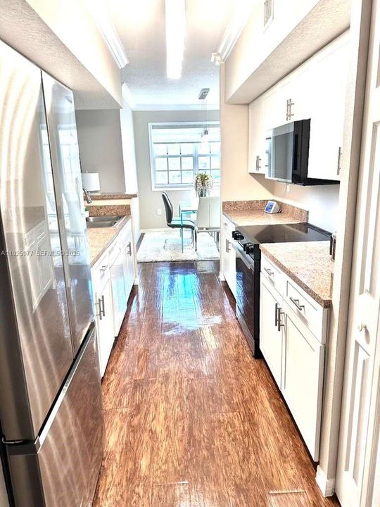 For Sale: $355,000 (2 beds, 2 baths, 1130 Square Feet)