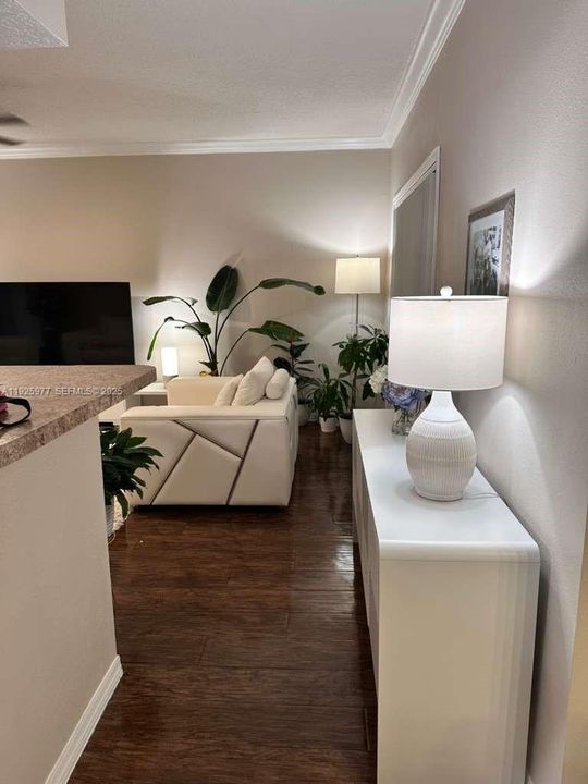 For Sale: $355,000 (2 beds, 2 baths, 1130 Square Feet)